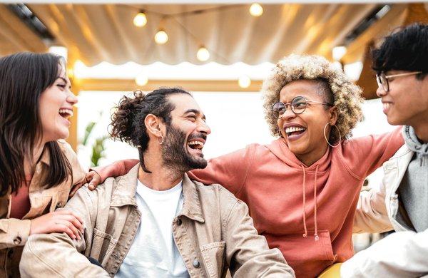 Où peut-on louer une maison de vacances en Provence avec des ateliers de sculpture et des visites de musées?